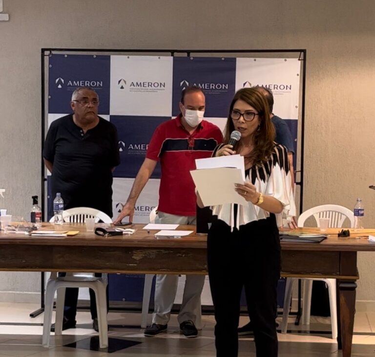 Doutora Euma Tourinho discursando